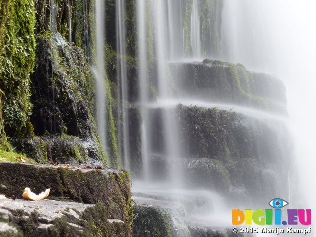 FZ023937 Sgwd y Isaf Clun-gwyn waterfall